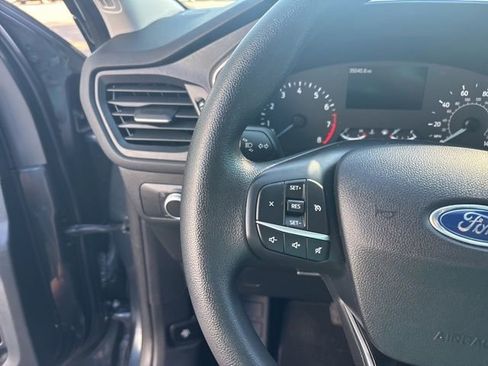 Used 2022 Ford Escape SE FWD image 16