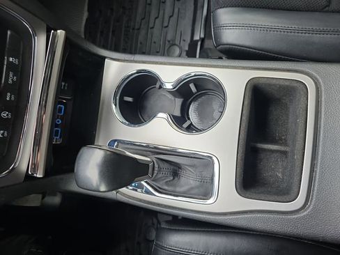 Used 2018 Jeep Grand Cherokee Altitude image 28