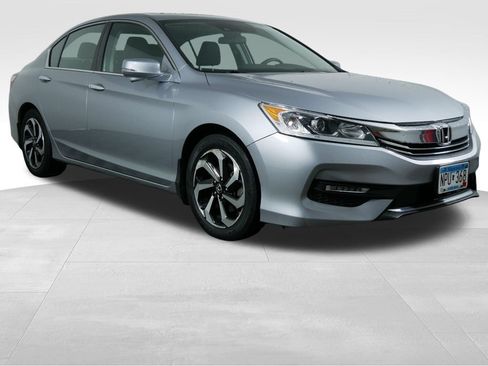 Used 2016 Honda Accord EX image 2