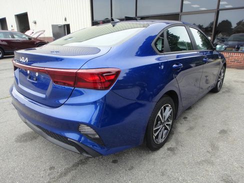 Used 2022 Kia Forte LXS image 6