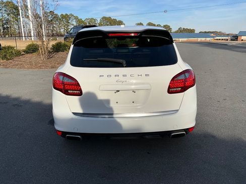 Used 2013 Porsche Cayenne AWD/4WD image 5