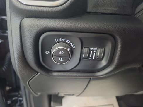 Used 2025 RAM 3500 Laramie AWD/4WD image 21