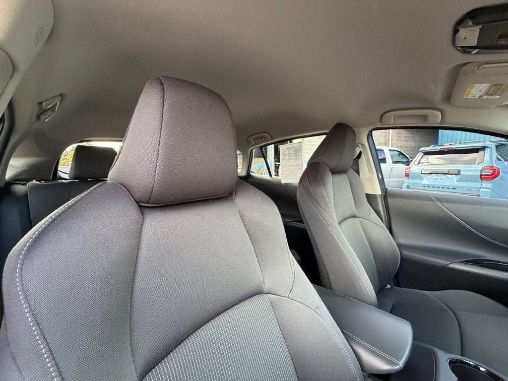 Used 2024 Toyota Venza LE AWD/4WD image 27