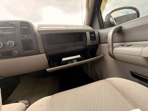 Used 2009 GMC Sierra 1500 SLE w/ Power Pack Plus RWD image 18