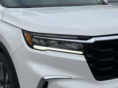 Used 2023 Honda Pilot Elite image 8