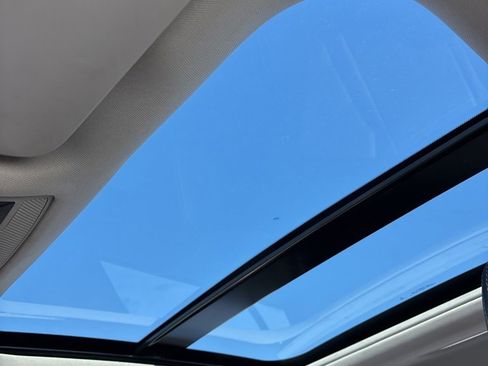 Used 2018 INFINITI QX30 Premium w/ Cargo Package image 14