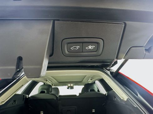 Used 2025 Volvo XC60 B5 Plus image 29