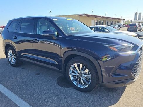 Used 2024 Toyota Grand Highlander Platinum image 4