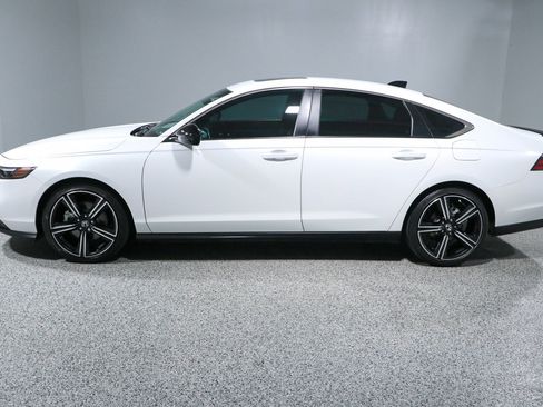 Used 2024 Honda Accord Sport image 10