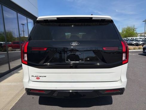 New 2026 Ford Expedition Platinum w/ Stealth Performance Package AWD/4WD image 4