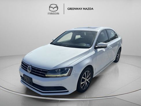 Used 2018 Volkswagen Jetta SE FWD image 3