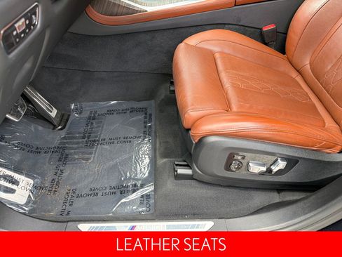 Used 2023 BMW X7 M60i AWD/4WD image 22
