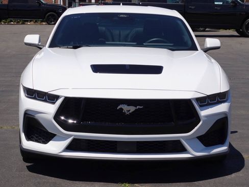 Used 2025 Ford Mustang GT RWD image 5