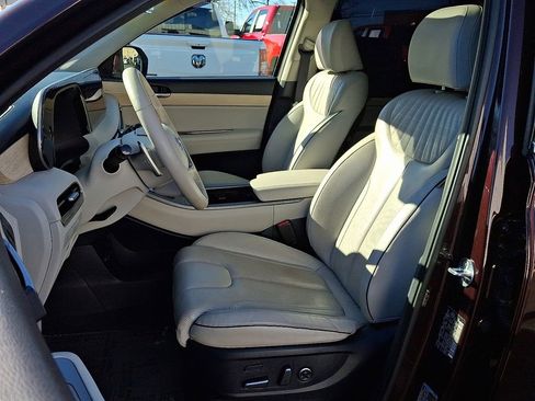 Used 2023 Hyundai Palisade Limited image 16