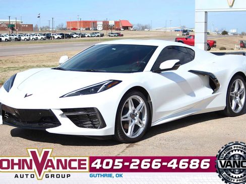 Used 2021 Chevrolet Corvette 1LT image 3