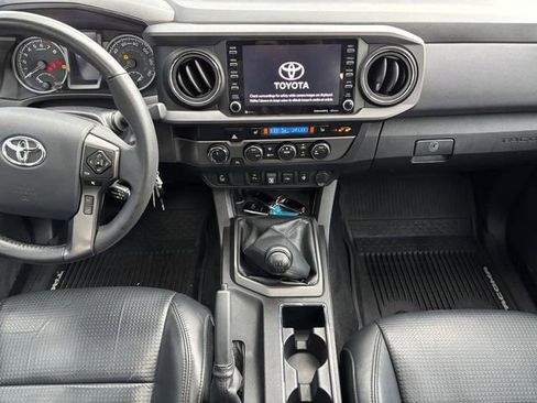 Used 2020 Toyota Tacoma TRD Sport w/ TRD Premium Sport Package image 17