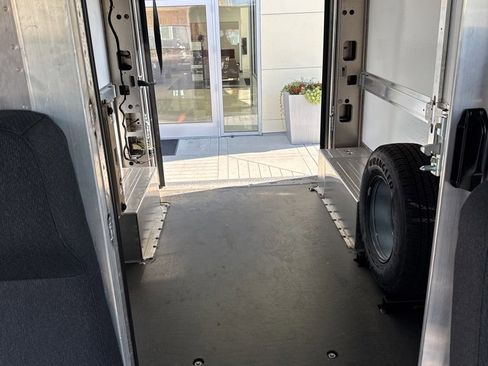 New 2025 Chevrolet Brightdrop 400 w/ Battery Pack, Max Range image 18