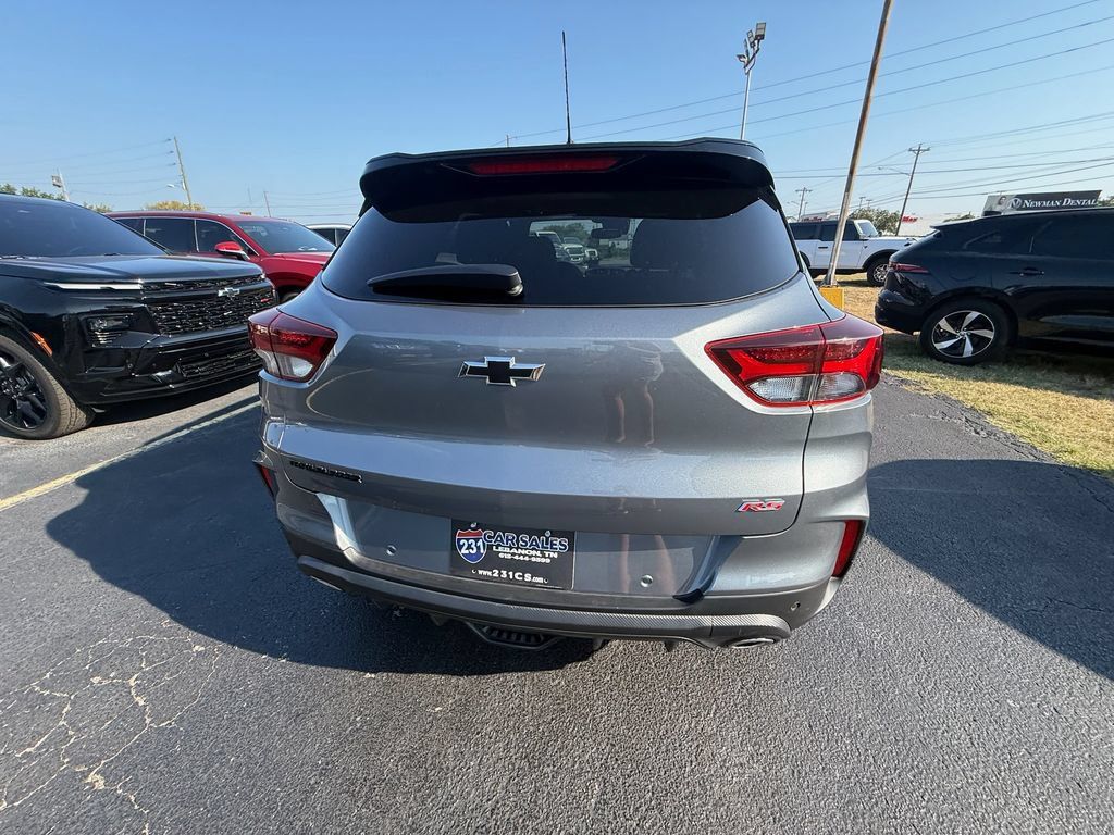 Used 2021 Chevrolet TrailBlazer RS w/ Sun and Liftgate Package FWD image 4