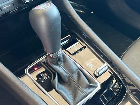 Used 2024 Jeep Compass Latitude image 21