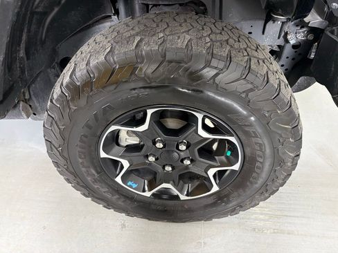 Used 2023 Jeep Wrangler Unlimited Rubicon 4xe AWD/4WD image 9