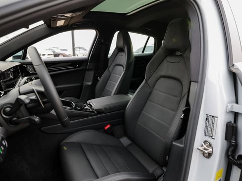 New 2026 Porsche Panamera 4 image 4