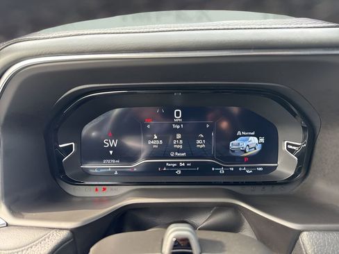 Used 2024 GMC Yukon Denali w/ Denali Reserve Package image 27