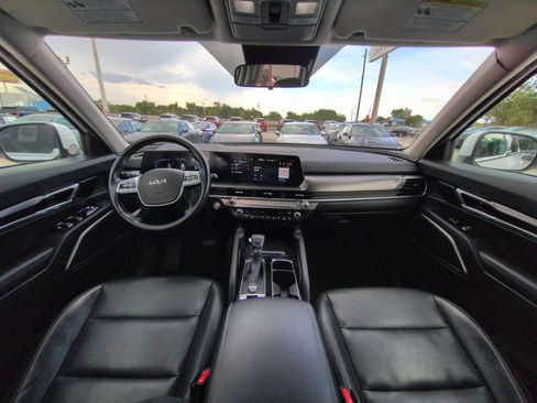 Used 2025 Kia Telluride S FWD image 25