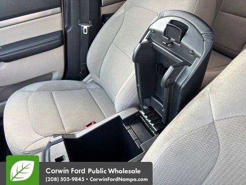Used 2018 Ford Explorer XLT w/ Equipment Group 201A AWD/4WD image 22