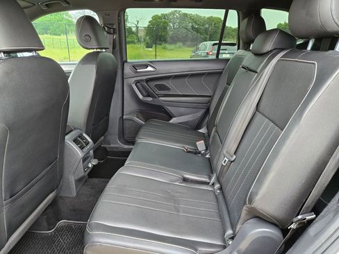 Used 2023 Volkswagen Tiguan SE R-Line FWD image 12