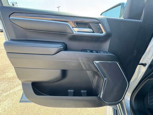 Used 2024 Chevrolet Silverado 1500 LT AWD/4WD image 12