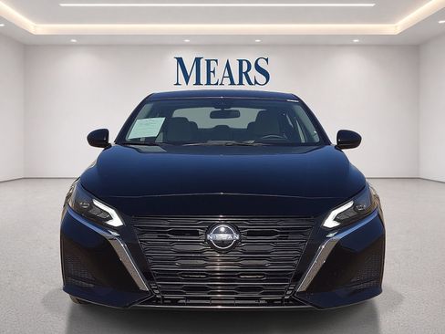 Used 2025 Nissan Altima 2.5 SV FWD image 8