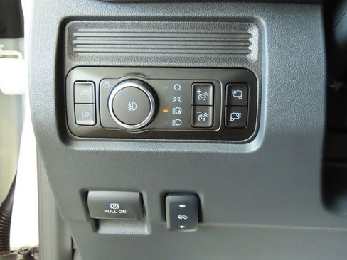 New 2026 Ford F250 Lariat w/ Black Appearance Package image 22