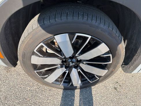 Used 2025 Mitsubishi Outlander SEL image 11