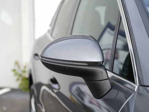 Used 2020 Porsche Cayenne image 9