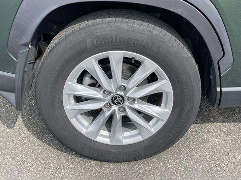 Used 2022 Toyota Corolla Cross LE image 9