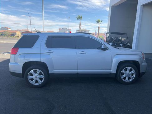 Used 2017 GMC Terrain SLE FWD image 6
