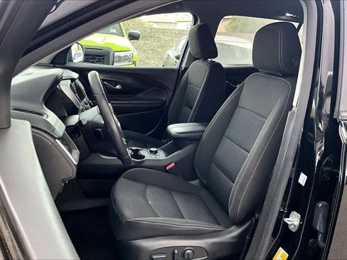 Used 2022 GMC Terrain SLE w/ Driver Convenience Package image 7