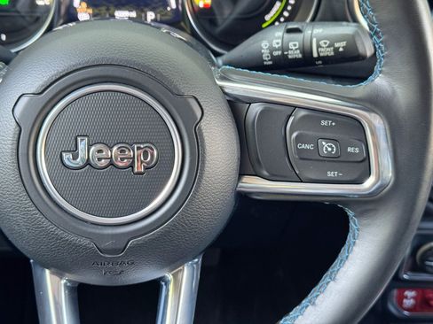 Used 2022 Jeep Wrangler Unlimited Rubicon 4xe w/ Cold Weather Group AWD/4WD image 24
