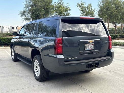 Used 2020 Chevrolet Suburban LT image 5