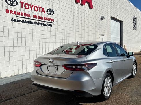 Used 2024 Toyota Camry LE image 5