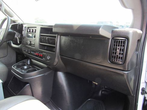 Used 2016 Chevrolet Express 2500 RWD image 14