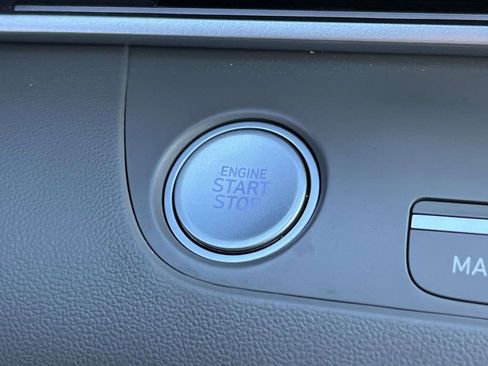 Used 2024 Hyundai Elantra SEL w/ Convenience Package image 37