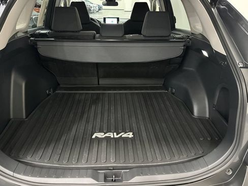 Used 2025 Toyota RAV4 LE AWD/4WD image 17