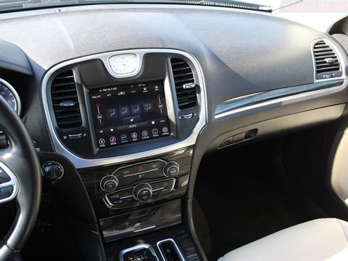 Used 2017 Chrysler 300 Limited AWD/4WD image 11