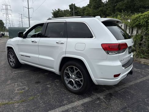 Used 2019 Jeep Grand Cherokee Overland AWD/4WD image 8