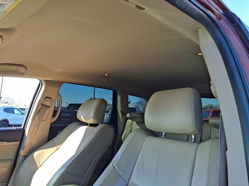 Used 2017 Jeep Grand Cherokee Limited image 13