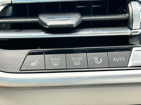 Used 2023 BMW X5 xDrive40i w/ Executive Package AWD/4WD image 20
