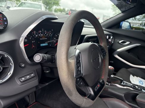 Used 2018 Chevrolet Camaro ZL1 RWD image 16