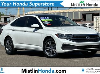 Used 2024 Volkswagen Jetta SE video 1
