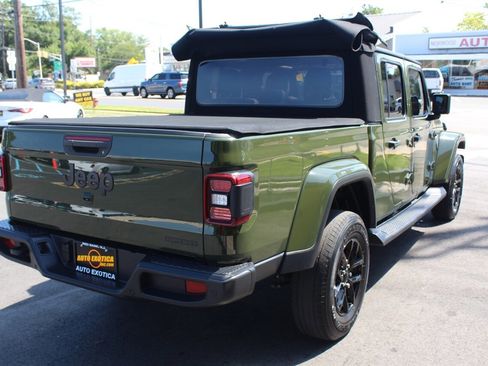 Used 2021 Jeep Gladiator Sport image 3